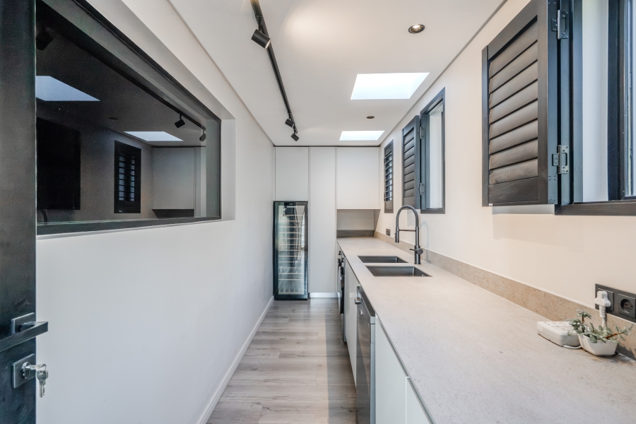 5 Bedroom Property for Sale in Camps Bay Western Cape